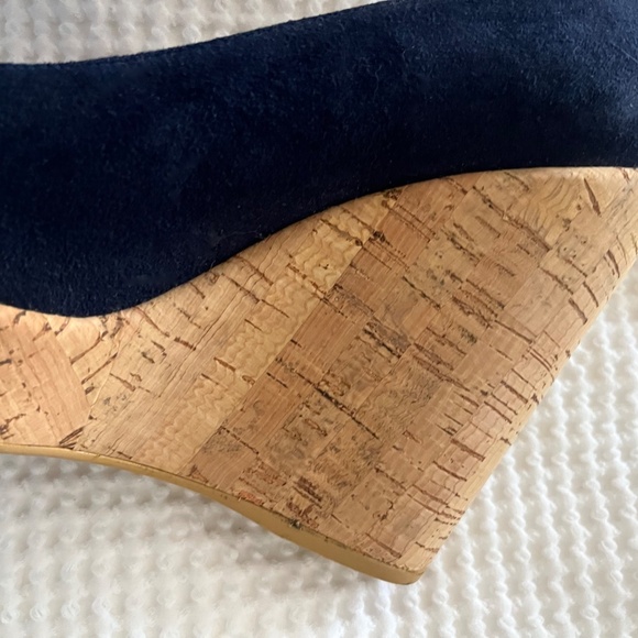 Stuart Weitzman Corkswoon Wedges Navy Suede Like New 9.5 - Picture 4 of 16